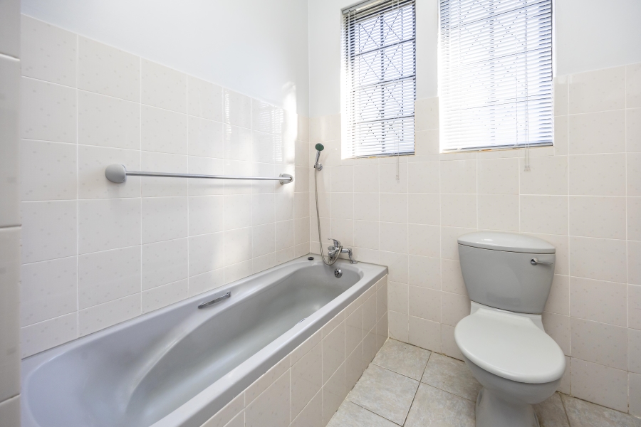 To Let 3 Bedroom Property for Rent in Beacon Bay Eastern Cape